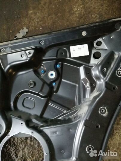 Стеклоподъемник задний правый Porsche Cayenne 955