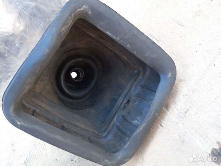 VW T4(91-03) кожух 701711120 ручки передач