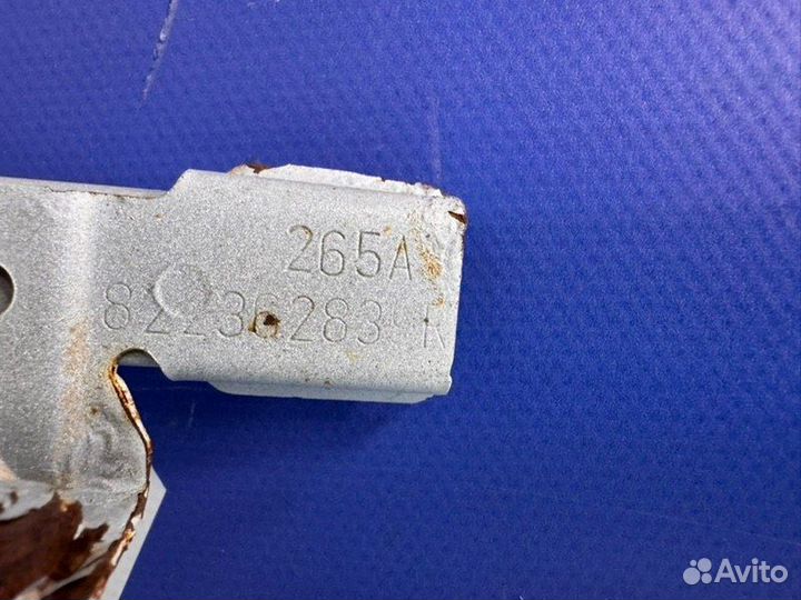 Направляющая стекла двери задняя левая Renault