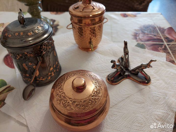 Вазы,баночки для чая,чайники,брошки