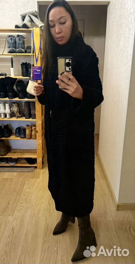 Стильное пальто шуба из каракуля