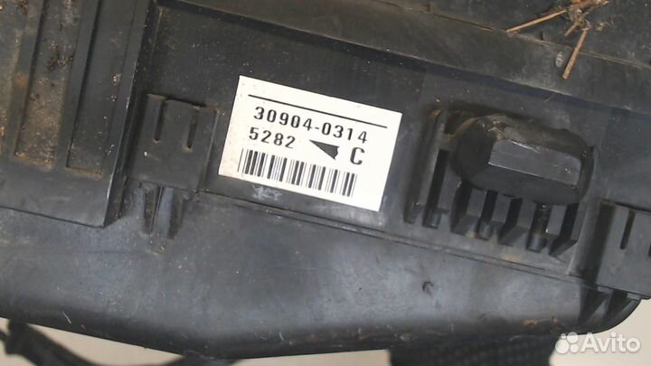 Блок предохранителей Mitsubishi Galant, 2004