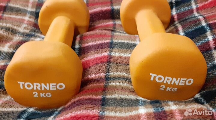Гантель torneo торнео 2 кг