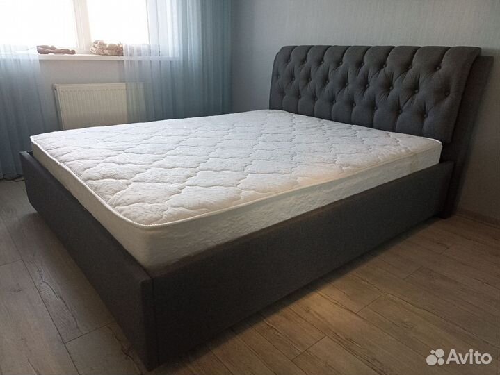 Перетяжка мягкой мебели на дому заказчика