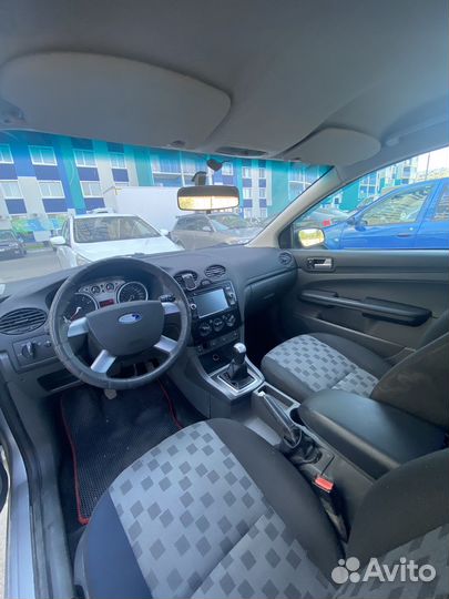 Ford Focus 1.6 МТ, 2007, битый, 250 000 км