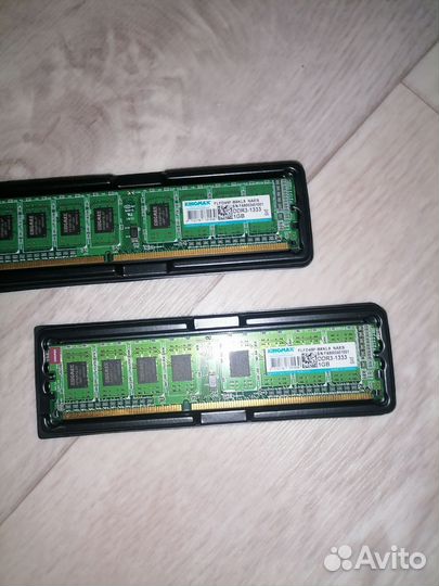 Оперативная память 2 плашки ddr3 1gb