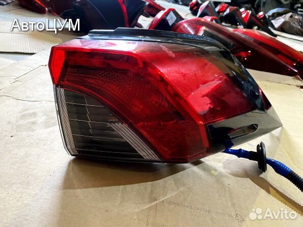 Фонарь задний левый правый Toyota RAV4 XA50