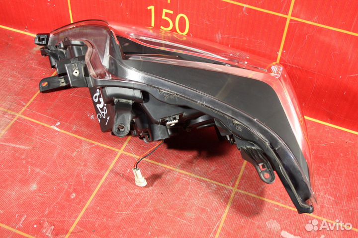 Фара правая Toyota Land Cruiser Prado