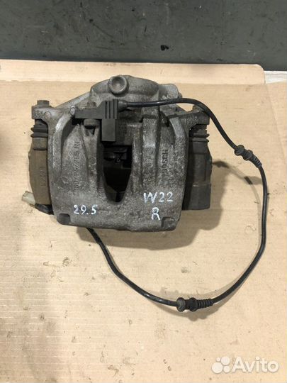 Суппорт тормозной передний правый Mercedes-Benz