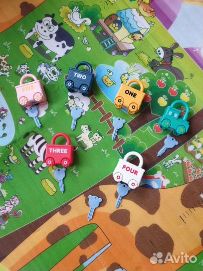 Машинки с ключиками монтессори