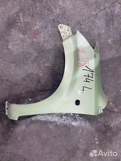Крыло переднее левое Toyota Passo