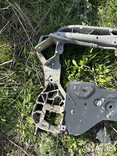 Подрамник передний mercedes w203