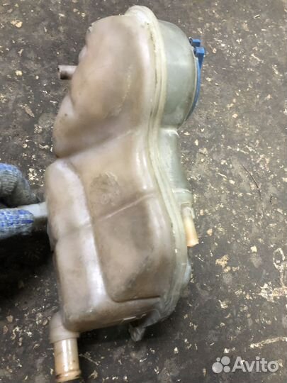 Расширительный бачок Volkswagen Passat B5