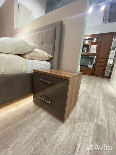 Тумба прикроватная