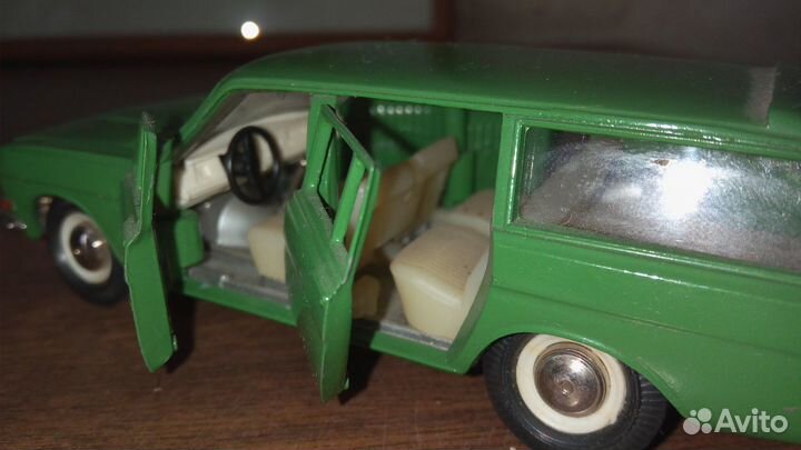 Модель газ-24