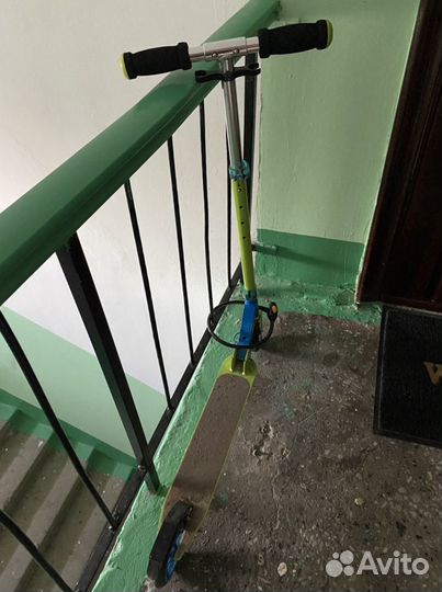 Детский велосипед и самокат