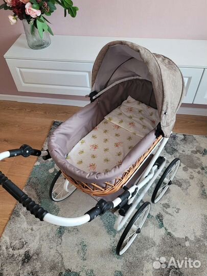 Кукольная винтажная коляска