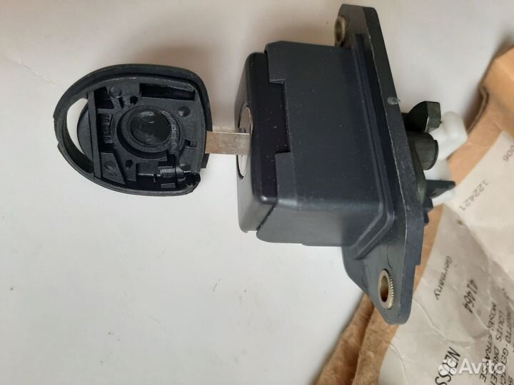 Замок багажника с ключом Opel 0176339