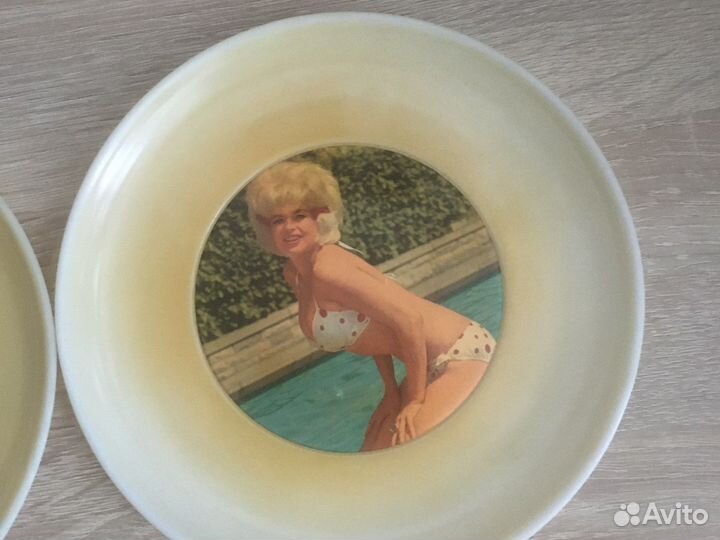 Винтажные тарелки пластиковые