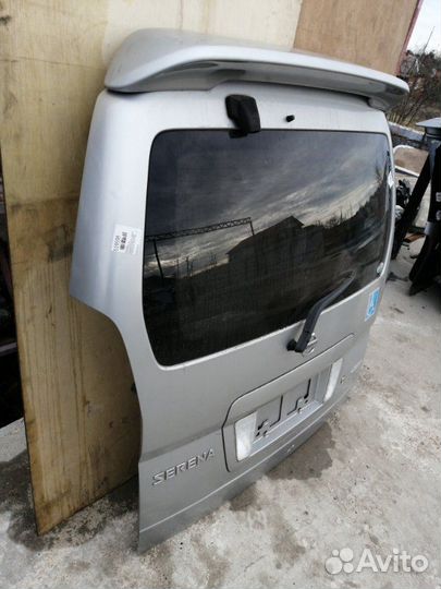 Дверь багажника Nissan Serena C24