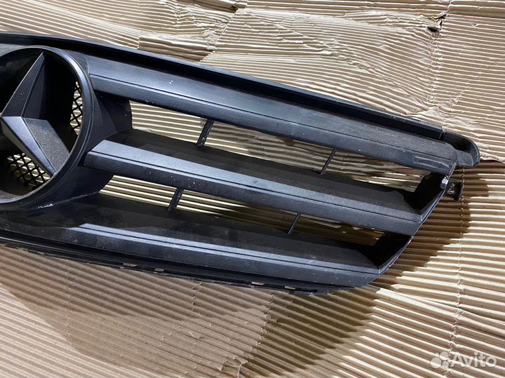 Решетка радиатора Mercedes C W204