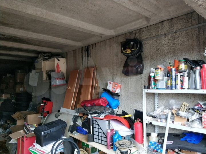 Гараж, > 30 м²