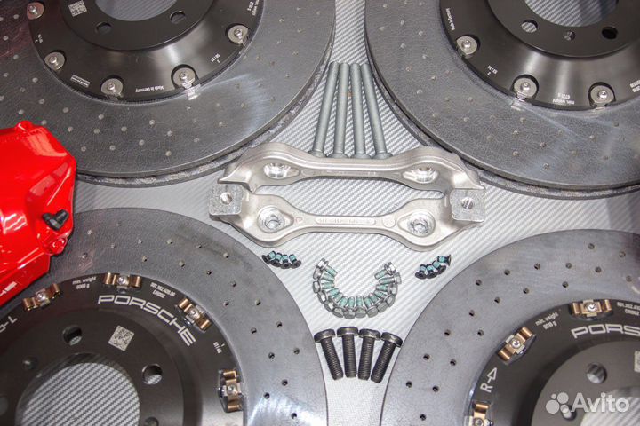Карбон-керамическая тормозная система Porsche 992