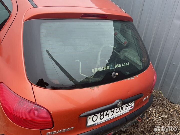 Крышка багажника peugeot 206