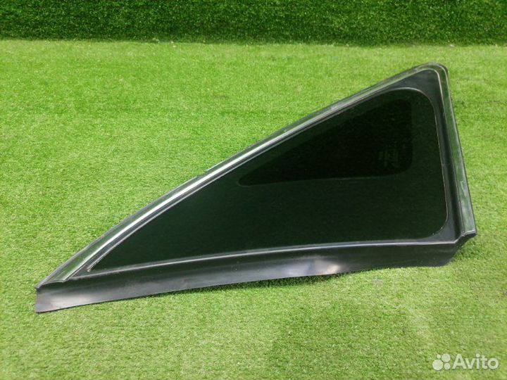 Стекло кузовное глухое заднее левое Toyota Venza