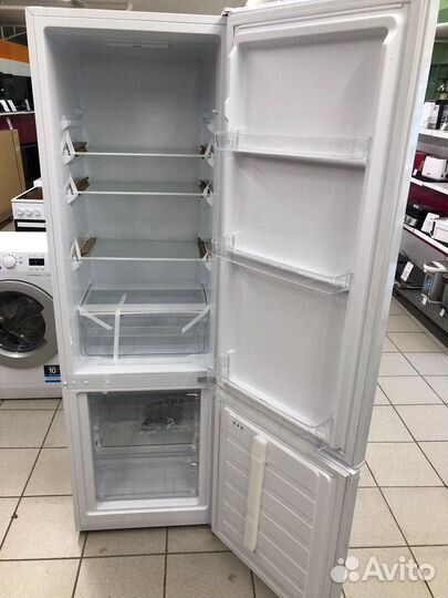 Холодильник с морозильником dexp TF275D белый