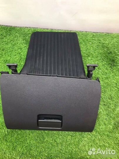 Бардачок Ford Focus 2 2005-2008