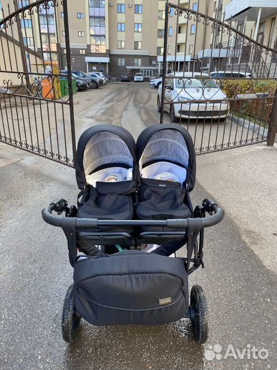 Коляска для двойни