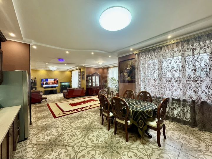 Дом 365 м² на участке 7,8 сот.