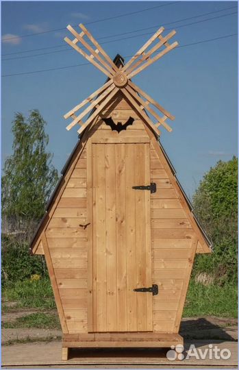 Дачный туалет с дельфином VKQ