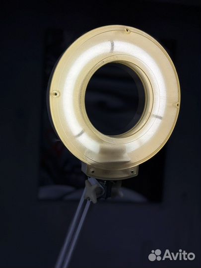 Лампа лупа для косметолога