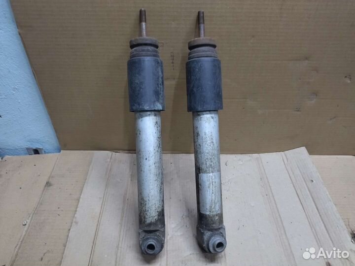 Задние амортизаторы bmw e61