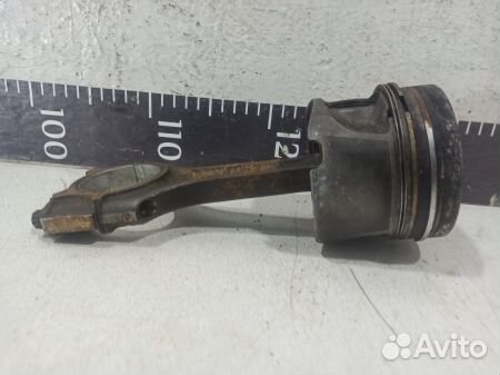 Поршень с шатуном Мерседес