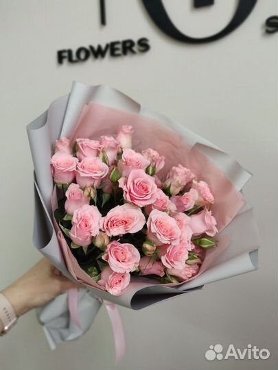 Нежный букет из кустовой розы с доставкой