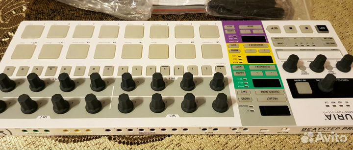 Arturia Beatstep Pro Midi-контроллер