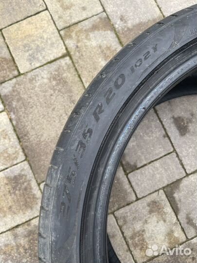 Pirelli P Zero 275/35 R20