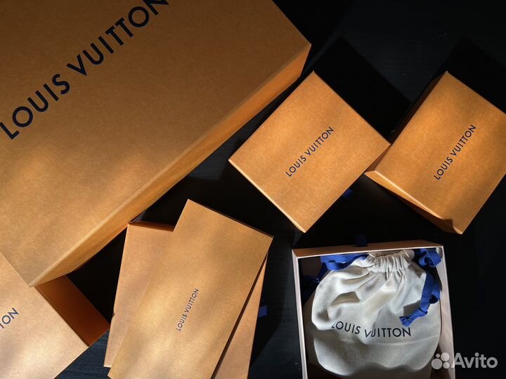 Байер. Farfetch, Mytheresa, yoox, Grailed