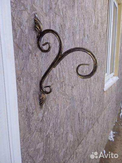 Кронштейн для цветов