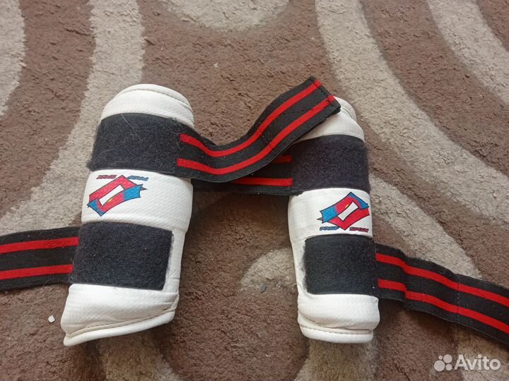 Защита рук для занятий тхэквондо