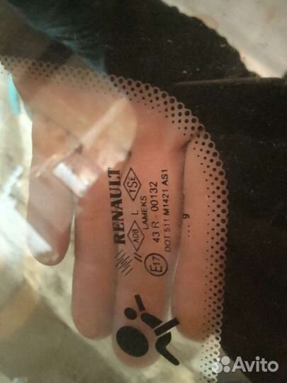 Лобовое стекло на Рено Логан