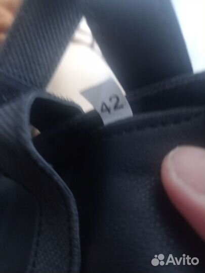 Кроссовки женские