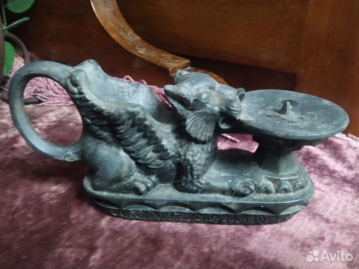 Подсвечник грифон
