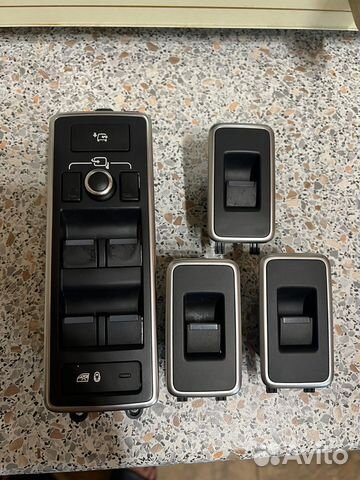Кнопки и блок стеклоподъемников Range Rover