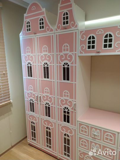 Сказочная детская мебель в комнату. Шкафы домиком