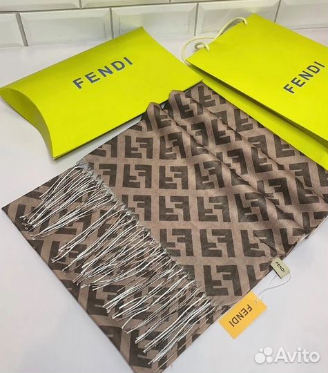 Шарф fendi