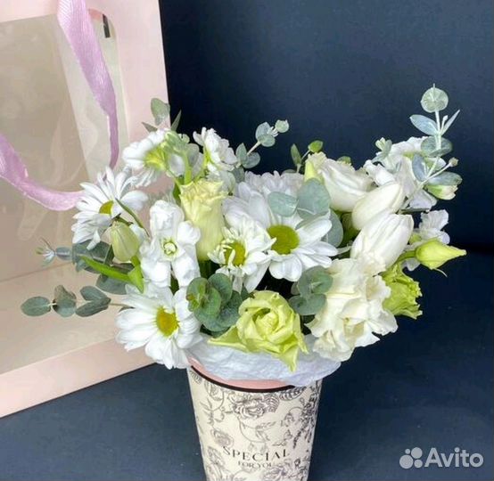 Цветочная композиция в стаканчике